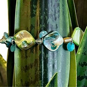 Green Iridescent Shell Nugget Stretch Bracelet Teal Accent Discs Boho Coastal
